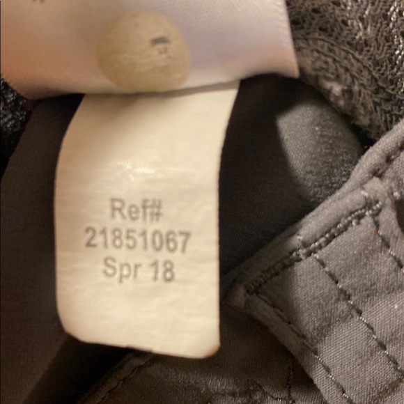 Eddie Bauer Women’s Cargo Shorts - Picture 5 of 11